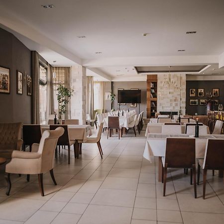Hotel & Distillery Monogram Gradac  ภายนอก รูปภาพ