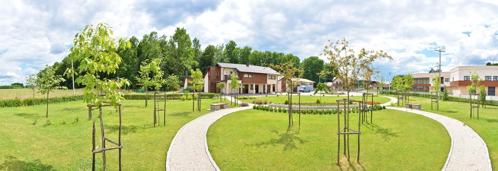 Hotel & Distillery Monogram Gradac  ภายนอก รูปภาพ