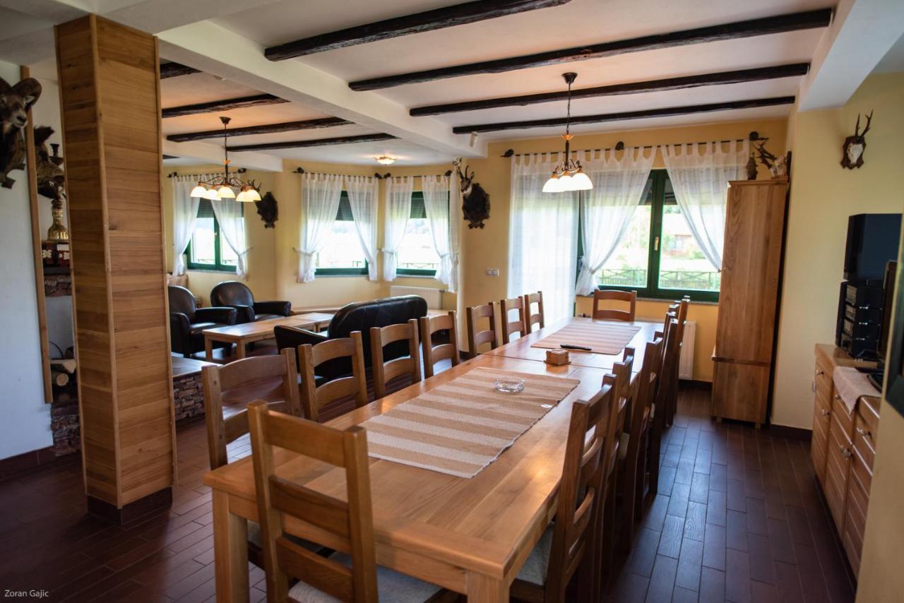 Hotel & Distillery Monogram Gradac  ภายนอก รูปภาพ